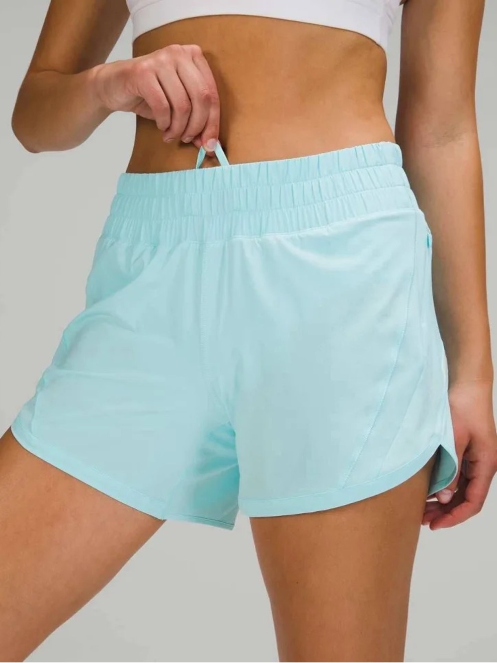 Lululemon Track That Mid Rise Short 5" Lined size 6 Icing Blue